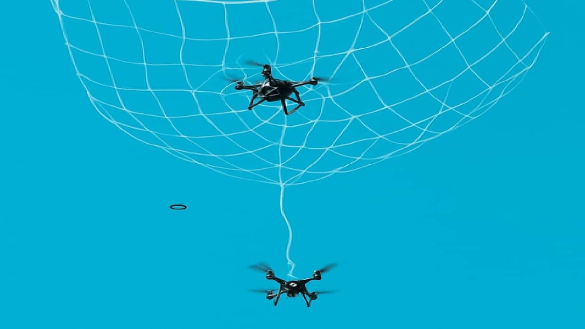 Tiny, only 780 grams, the AirNet system has a modular design and works on the plug-and-play principle.