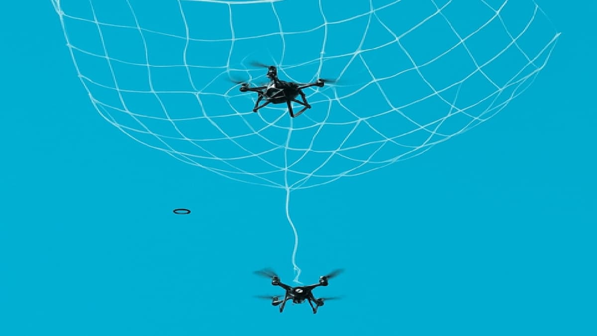 Tiny, only 780 grams, the AirNet system has a modular design and works on the plug-and-play principle.